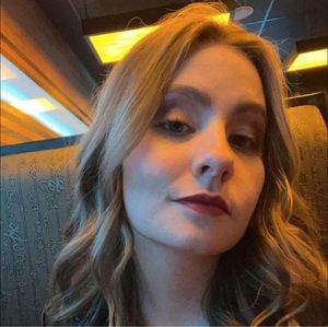 Meet your Posher, Briana